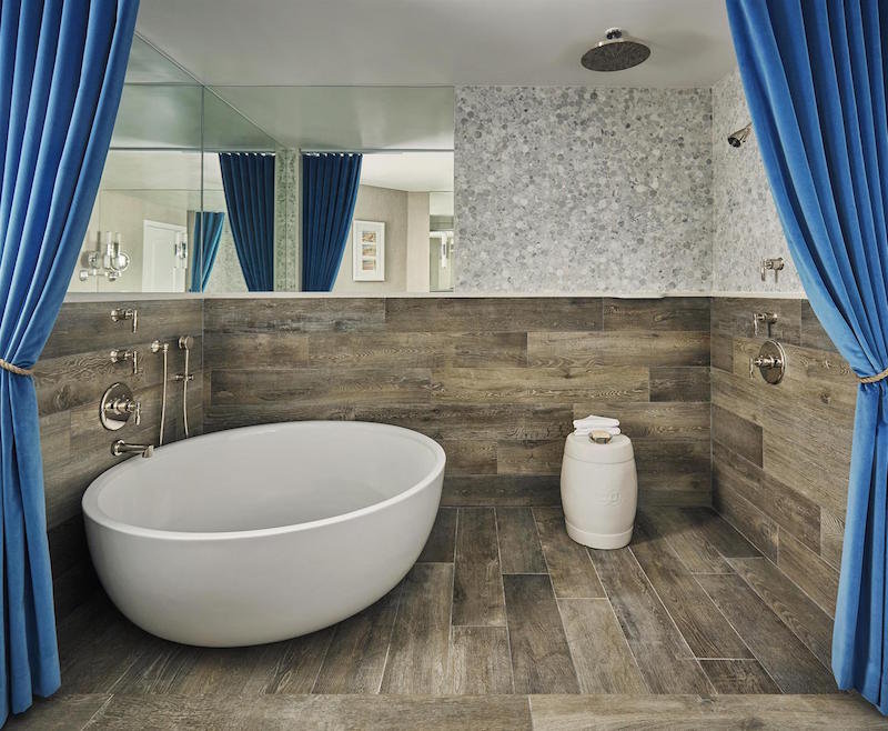 Premier_Bungalow_Bathroom_492269_med