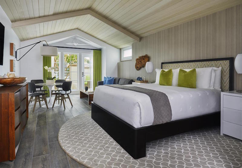 Premier_Bungalow_living_room_492273_med