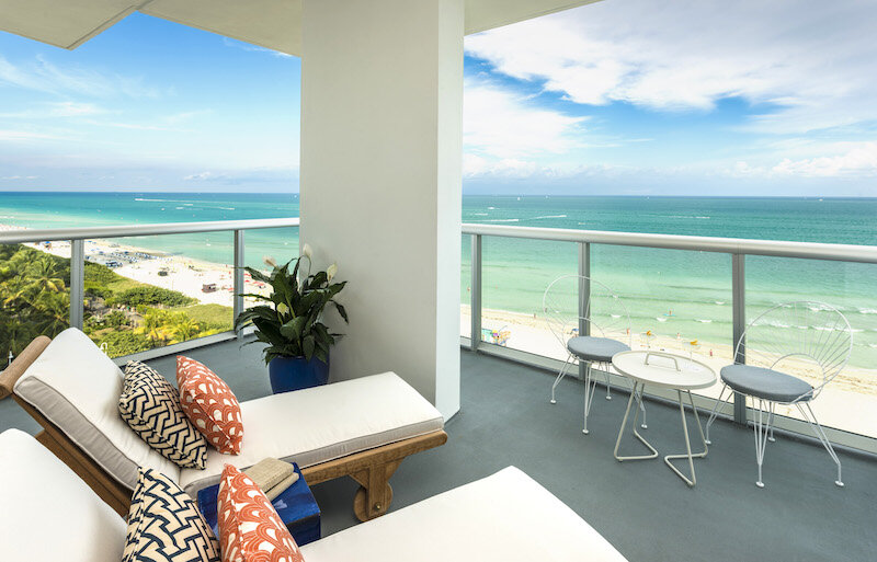 MIAOB_P049 Oceanfront Grand King Room Balcony
